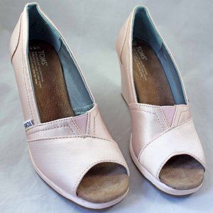 TOMS Women's Grosgrain Ribbon Pink Satin Wedges Size 8.5 New with Defects